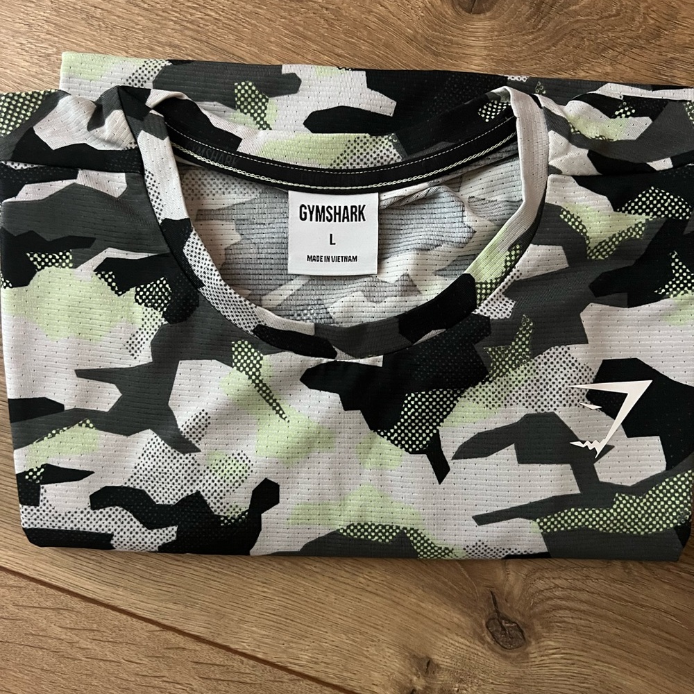 Gymshark Arrival T-Shirt: Camouflage